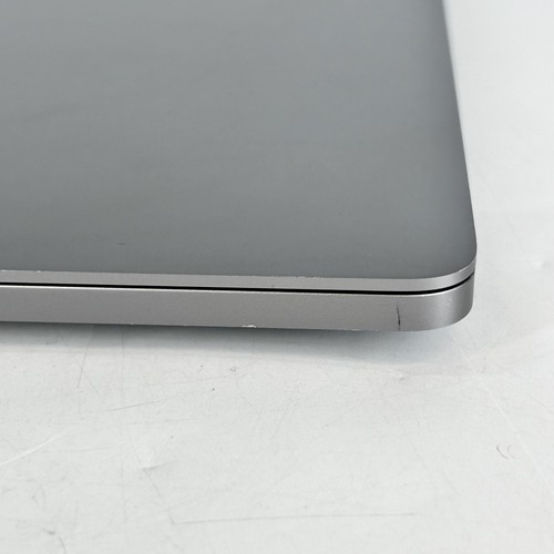 MacBook Pro 16 Touch Bar Grau 2019 2,6 GHz i7 16GB 512GB SSD Radeon Pro 5300M - Bild 20 von 20