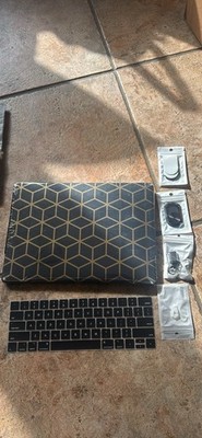 Geometric Black Gold Rigid Plastic Shell Case & Keyboard Cover for 13 in MacBook
