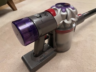 Dyson V8 Absolute + Mini Kopf + Hartboden Flauschkopf