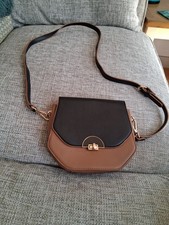 BESSIE London Handbag Beige and Black crossover small bag with gold trimmings 