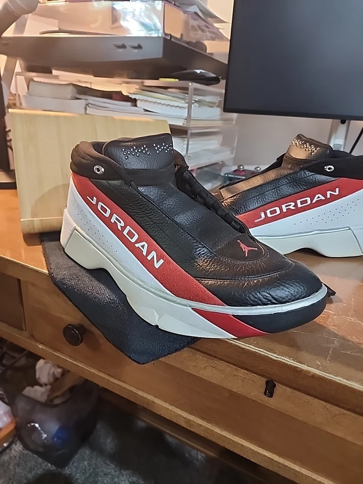 Jordan Talla 14 Team Showcase Blanco Gimnasio Rojo Negro Tenis CD-4150-102 Foto 3 de 4