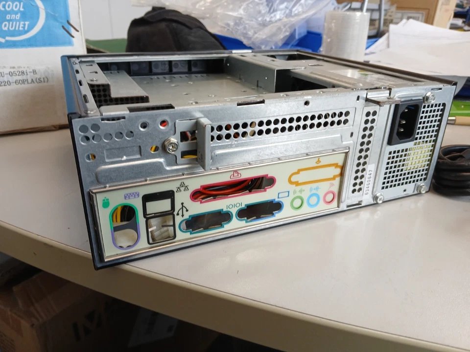 ULTRA TINI MINI ITX CASE - Immagine 2 di 4