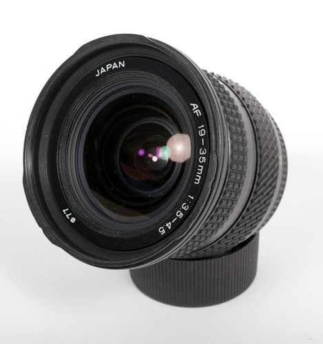 Tokina AF 19-35mm F3.5-4.5 super wide zoom lens for Nikon F mount cameras #4441 - Picture 3 of 8