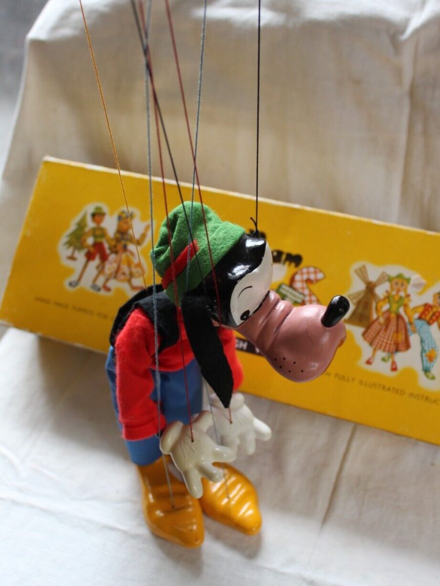 1960s VINTAGE Walt Disney PELHAM Puppet GOOFY Marionette in 1960s VINTAGE Walt Disney PELHAM Puppet GOOFY Marionette in