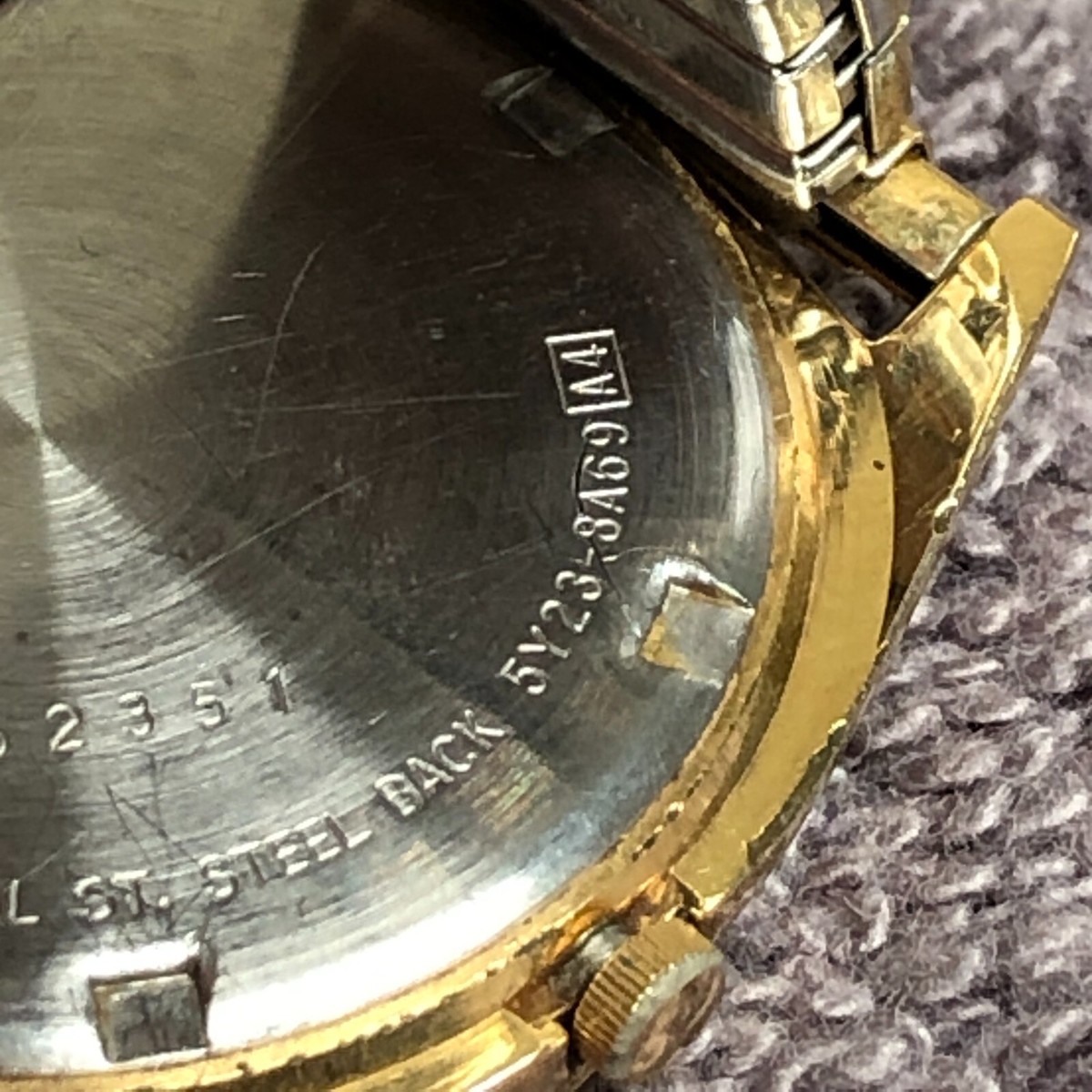 VTG Seiko SQ Men 5Y23-8A69 Gold Dial Day/Date Expansion 35mm