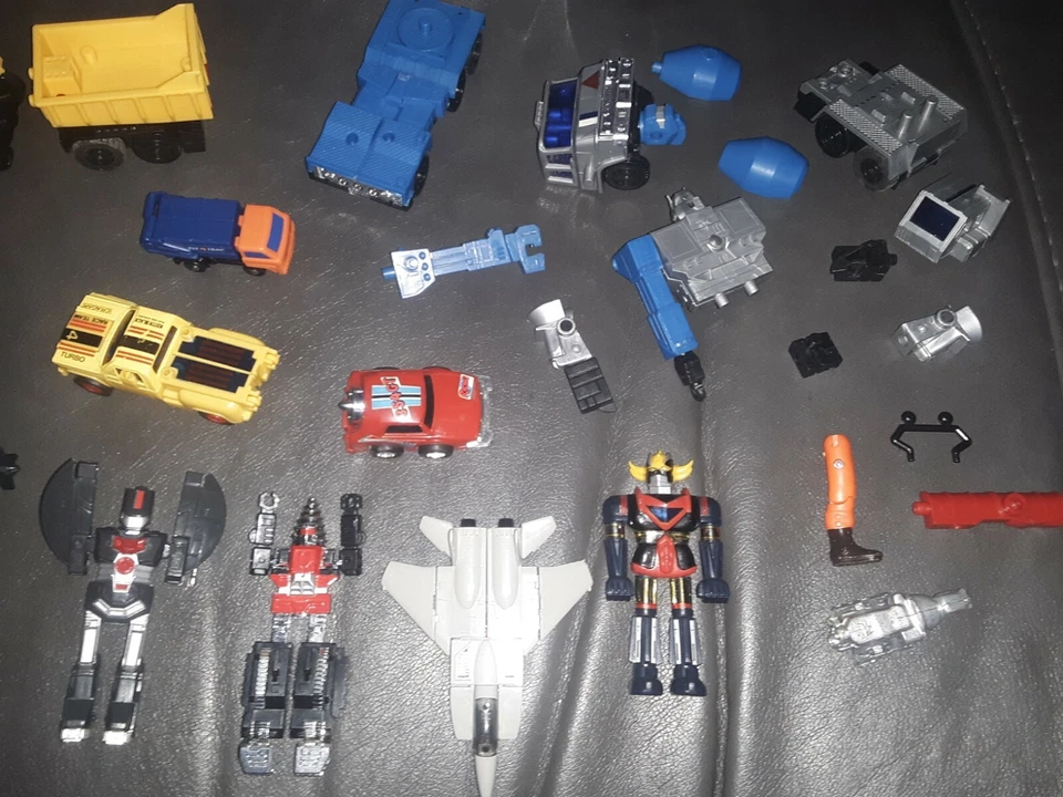 Vintage Transformers G1 Collector Case Full of Vintage Go Bot Collection #139 - Image 3 of 4