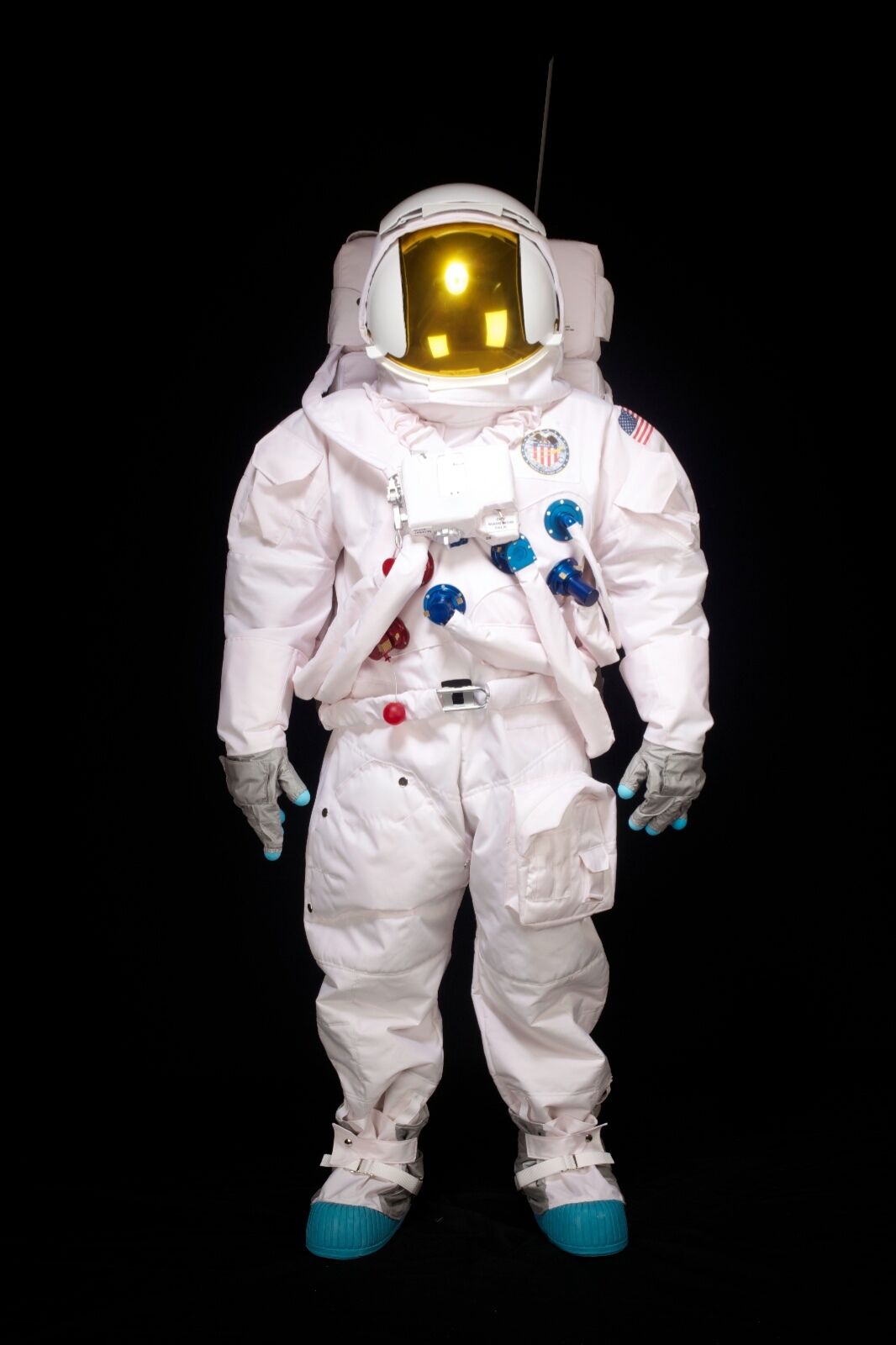 NASA Apollo Deluxe Replica A7L Space Suit With Anodized Aluminum Suit  Fittings And Gold Reflective Visor