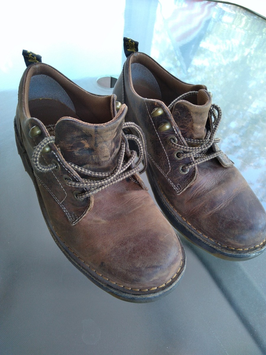 Dr. Martens Air Wair AW004 Brown Leather Lace-Up Oxfords  display picture 1