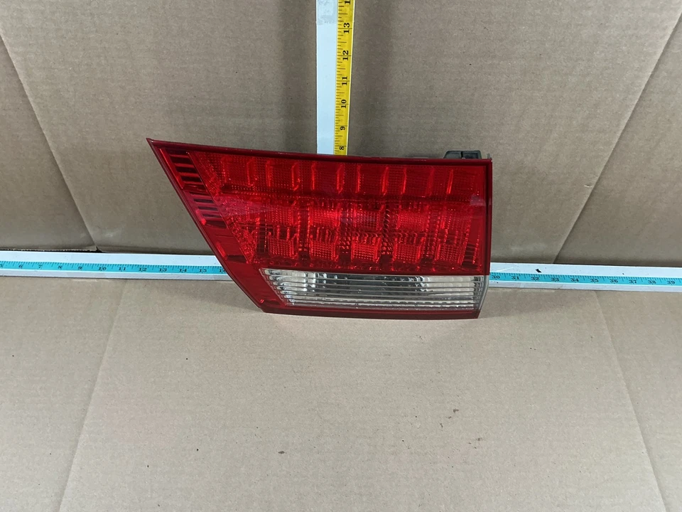 2005-2007 Honda Odyssey Rear Left Side Inner Taillight Tail Light 166-59843L OEM - Image 4 of 4