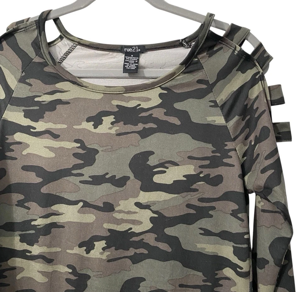 Sexy Camiseta Suave Rue 21 Para Mujer Camuflada Corte Hombro Talla S Exterior Caza Foto 3 de 4