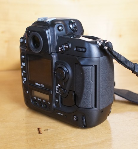 Professional Nikon D2Xs Digital SLR Camera w/Charger & new Battery s/c7308 KE 2 - Bild 6 von 9
