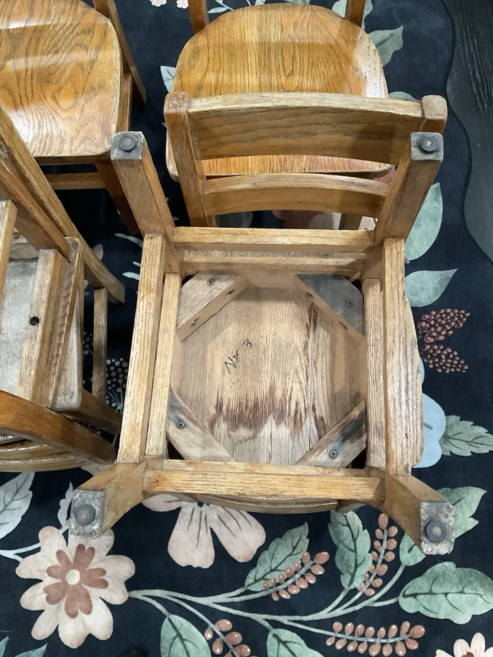 "Silla de escuela primaria infantil vintage de madera maciza de roble rústica resistente 22"" de alto" Foto 4 de 4