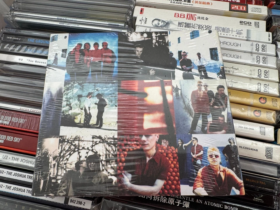 U2 : 2CD ACHTUNG BABY - 20TH ANNIVERSARY DELUXE EDITION STILL SEALED - Bild 2 von 2