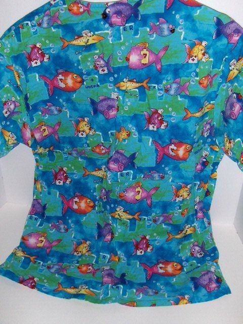 Peaches Uniforms fish scrub top - X Small - image 3