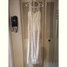 Lulu's floor length formal ivory dress in XS, EUC modern ivory wedding dress 