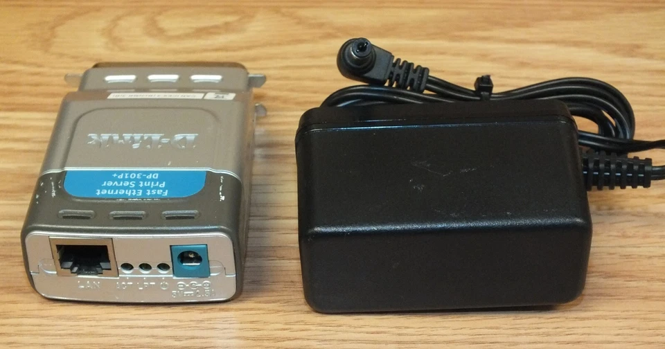 D-Link (DP-301P+) Fast Ethernet Parallel Port Print Server (1 Centronics Port) - Image 2 of 3