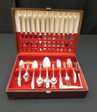 SALE Very nice 82pc Community Milady silver-p...