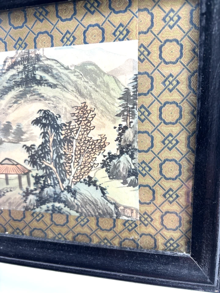 Par de pinturas de tinta chinas enmarcadas montadas en seda - paisaje y caligrafía Foto 3 de 4