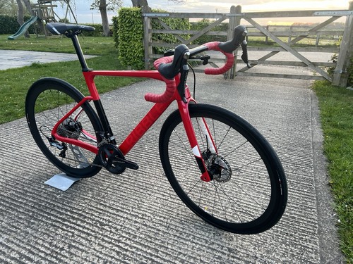 Ribble Endurance SL Disc, Ultegra, Carbon Wheels, Integrated Bars - Picture 3 of 16