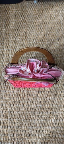 Pink raffia straw small dressy/party handbag with faux flower detail - Picture 5 of 10