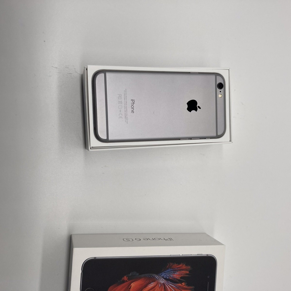 iPhone ６ Apple iPhone 6s - 64GB - Space Gray (Unlocked) A1688 (CDMA +