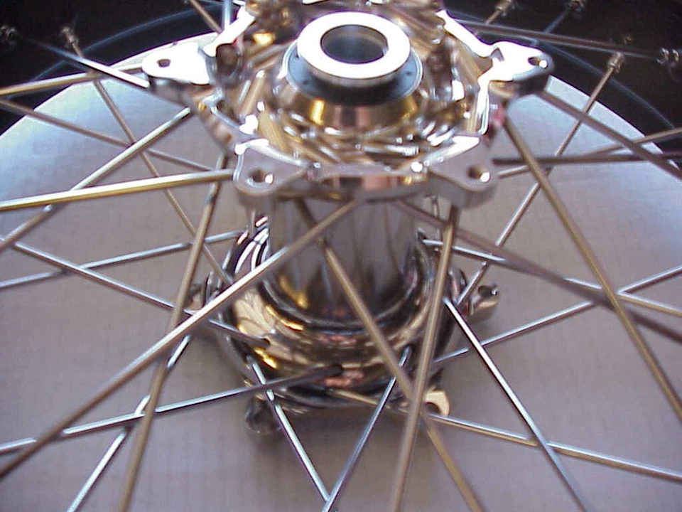 Rueda trasera Yamaha YZ125 YZ250 YZ250F YZ450F 2002 a 2008 garra negra 17X4,25 Foto 4 de 4