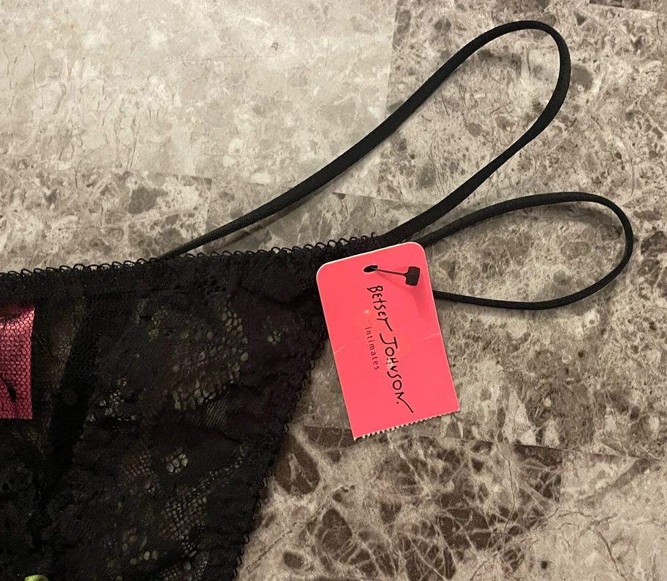 NUEVO CON ETIQUETAS BETSEY JOHNSON L NEGRO ENCAJE ROSA APLIQUES TIRAS VINTAGE RARO TANGA BRAGAS Foto 2 de 4