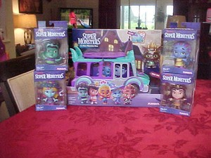 super monsters grr bus