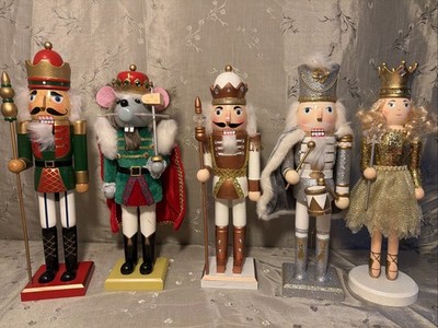 Lot Of 5 Nutcrackers themed As Nutcracker The Ballet 13-15 Inches