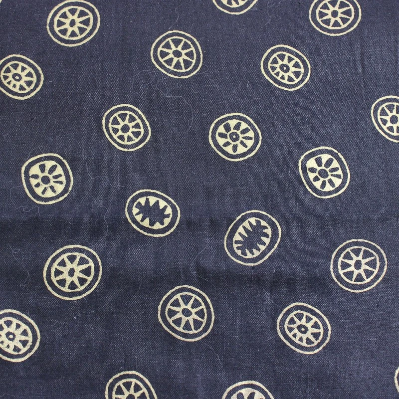 Woven Lightweight Gold Print Cotton Fabric 40" x 0.75+ Yds for Quilting Crafts - Image 3 of 4