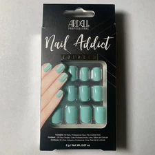 STOCKING STUFFER Nail Addict by Ardell Professional SOLIDS 28 Nails, Glue “Mint”