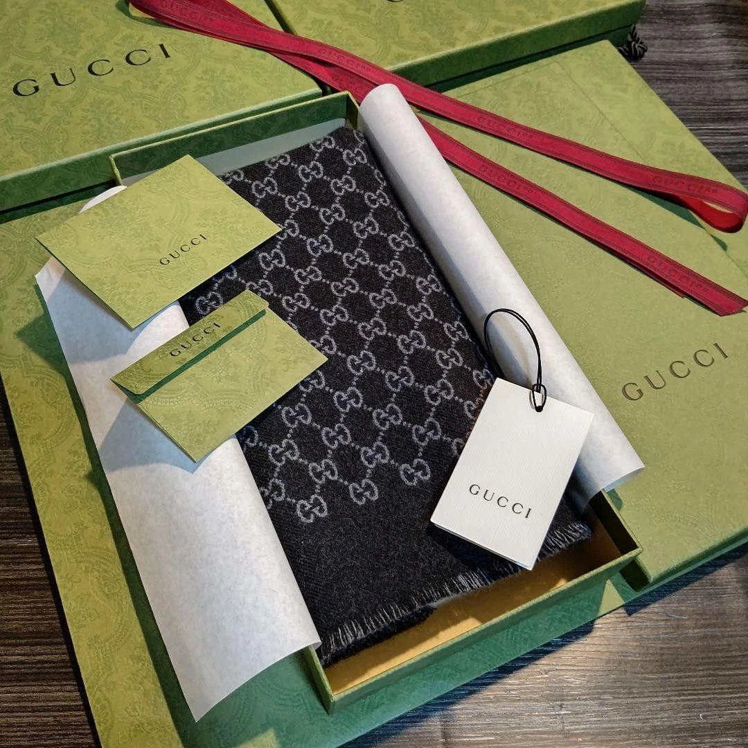 Gucci foulard réversible laine silencieux gris et noir 100% laine neuf dans sa boîte