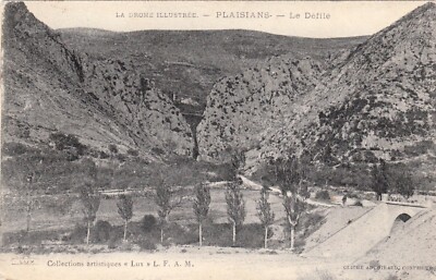 Carte postale ancienne DRÔME PLAISIANS le défilé écrite 1912