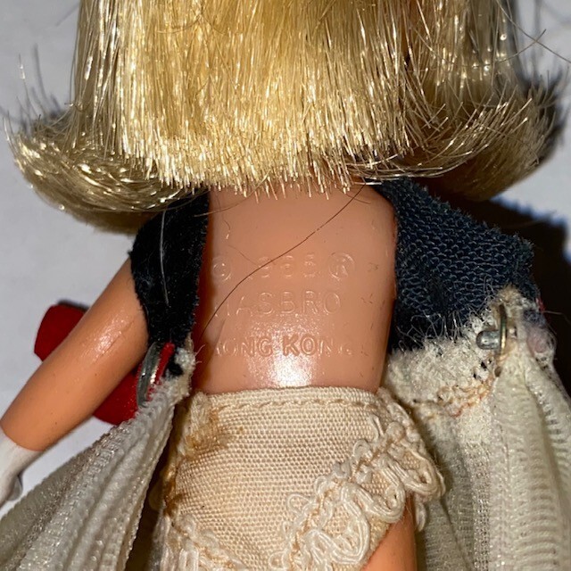 Vintage Hasbro "Dolly Darlings" Tea Time Party Time Doll 1965 &nbsp;