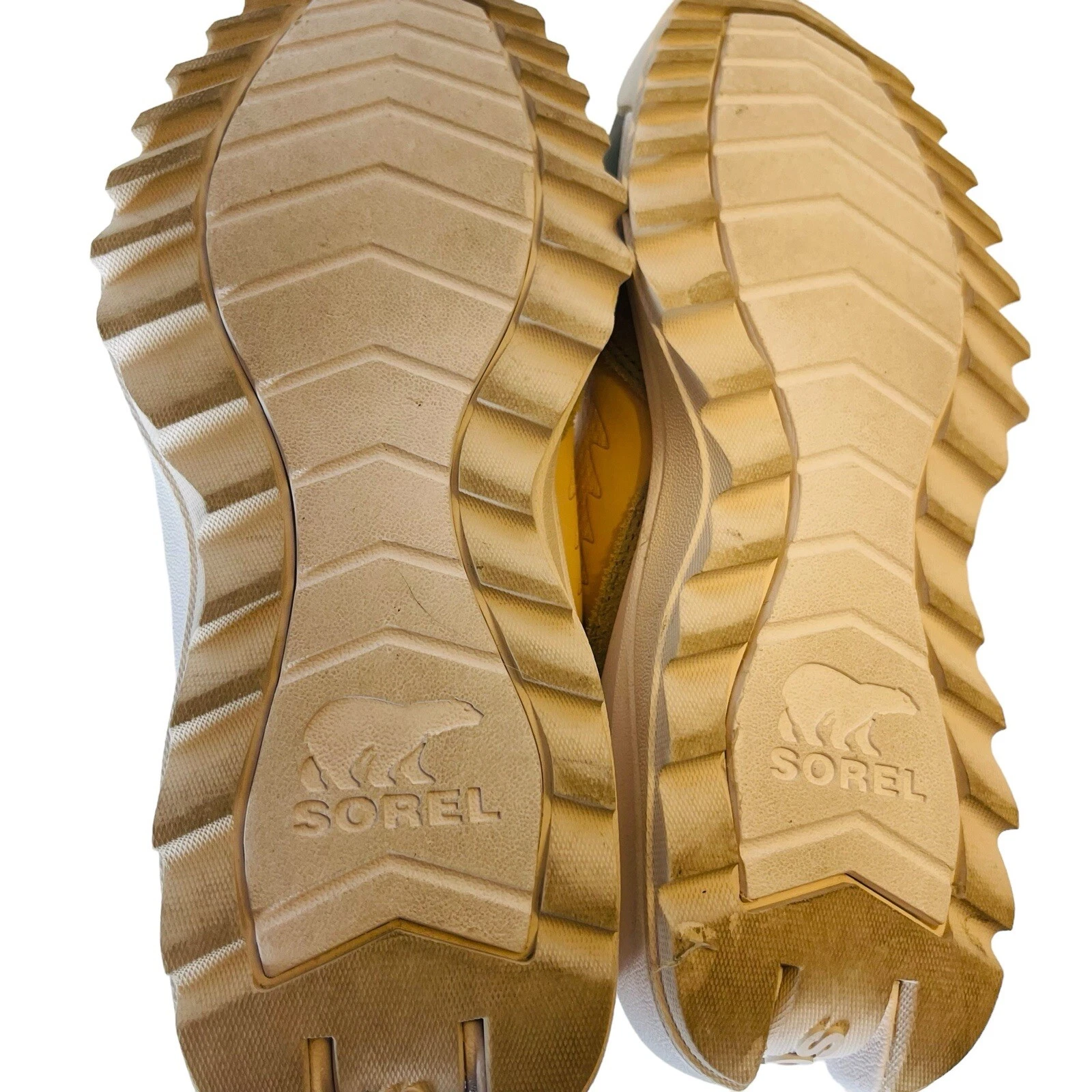 sorel low top sand beige walking shoes