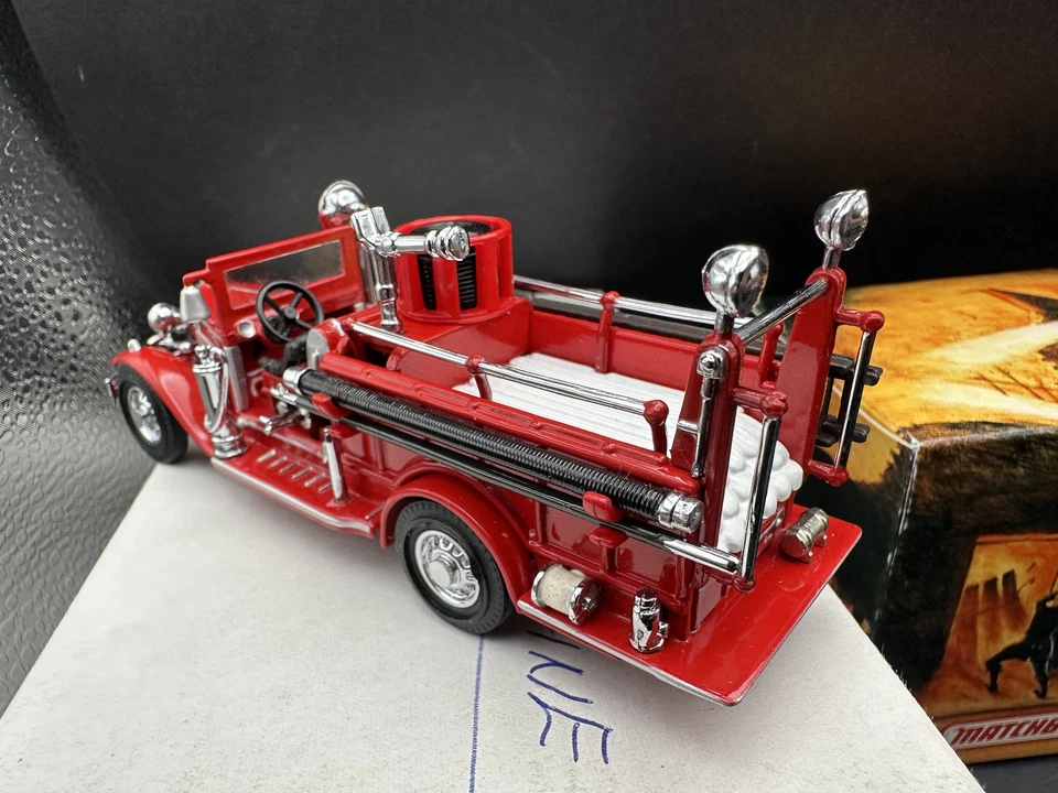 Matchbox YFE09 1932 Ford AA Open Cab Fire Engine Yesteryear Model Truck - Image 4 of 4