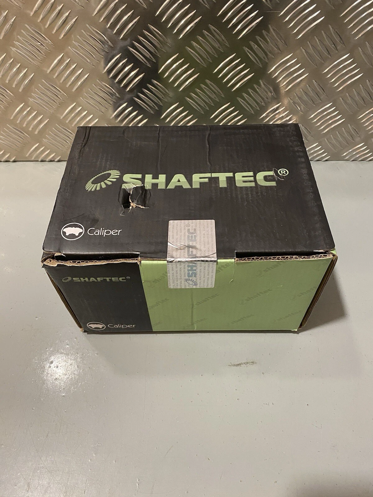 Shaftec BC9825 Brake Caliper For Audi Brand New Box Slightly Damaged 3