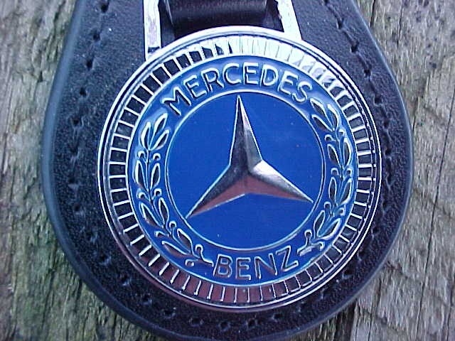 MERCEDES BENZ LEATHER KEY FOB OLD SKOOL BLUE LOGO RARE FIND EXCELLENT CONDITION!