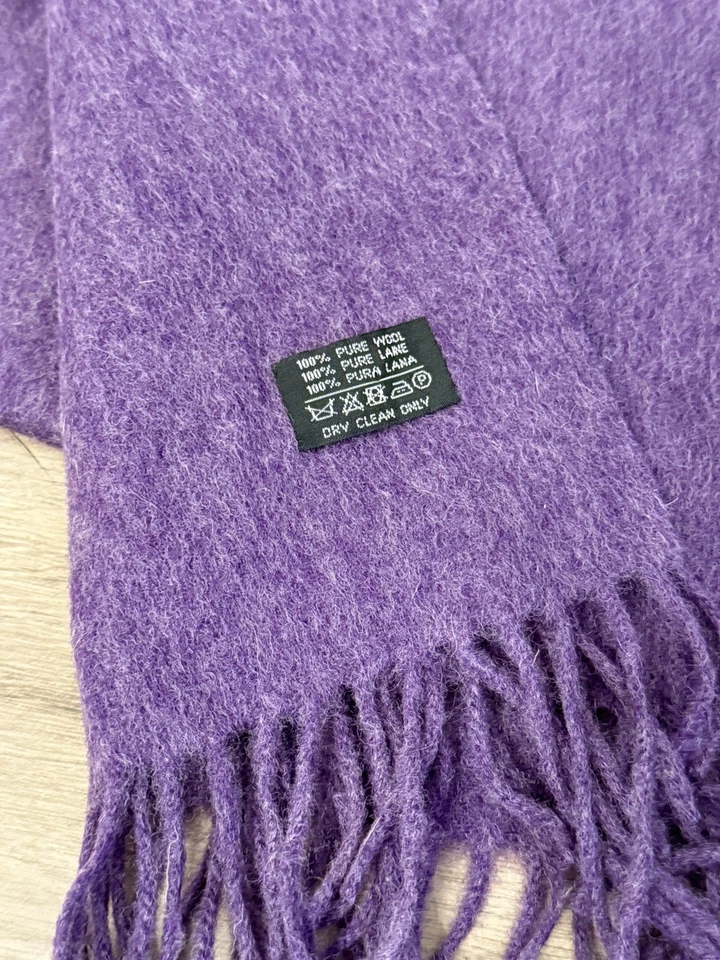 Bufanda Yves Saint Laurent púrpura con flecos 100 % lana 65x12 YSL logotipo de gran tamaño RARA Foto 4 de 4