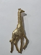 JJ Jonette Jewelry Large Giraffe Brooch Pin Brass Signed Detailed 3-1/4"x1-3/8"