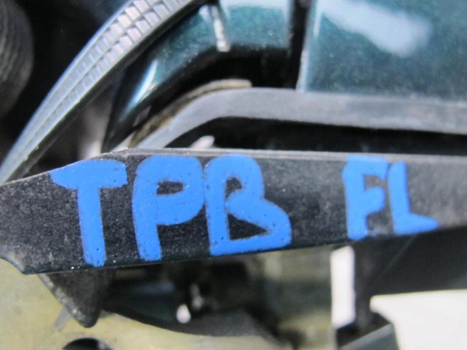 01-06 BMW E46 330ci COUPE CONVERTIBLE LEFT & RIGHT DOOR EXTERIOR HANDLE SET OEM - Image 2 of 4