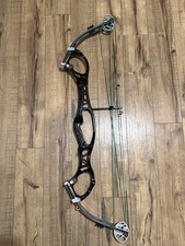 Hoyt Pro Comp Elite XL black Right Hand Compound target bow.