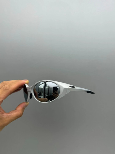 Oakley OO 9438-0458 Eye Jacket Redux White Prizm Black Iridium Mens Sunglasses - Picture 1 of 5