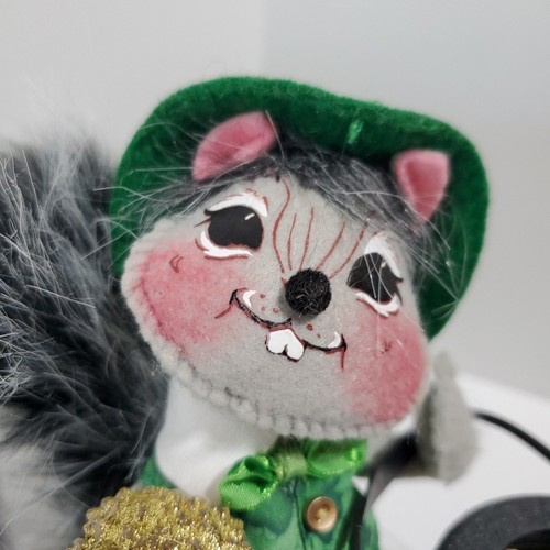 Annalee Nutty in Luck Squirrel + Pot of Gold St Patrick's Day Holiday 6" Doll - Picture 2 of 5