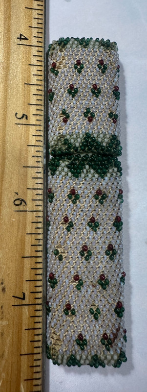 VINTAGE BEADED NEDDLE / PIN HOLDER ATTENTION SEWING COLLECTORS.