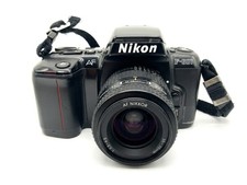 Nikon F-601 AF + Nikon 35-70mm f/3.3-4.5 kit set analogico reflex 35mm obiettivo fotocamera