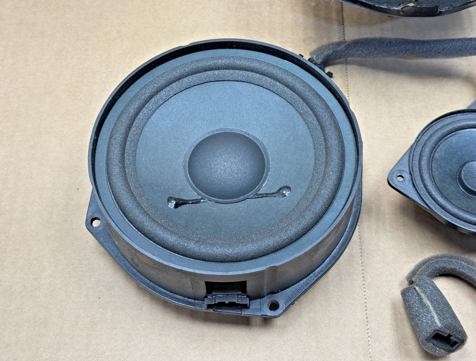 06-12 Bentley Continental Flying Spur Audio Sound Speaker Set of 8 PO43 OEM