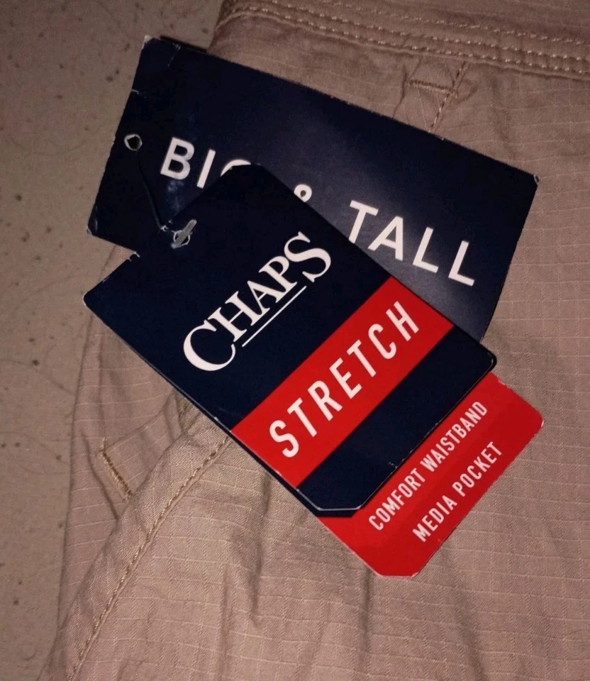 NWT Size 52B Chaps Men’s Khaki Stretch Cargo Shorts  Wide Leg 10" Inseam New $68 - Image 2 of 4