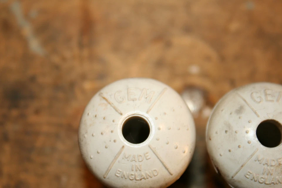 Bicicleta Muscle de Colección GEM Inglaterra Blanco Manillar Barra Extremo Tapones Tapones Tapones Foto 2 de 4