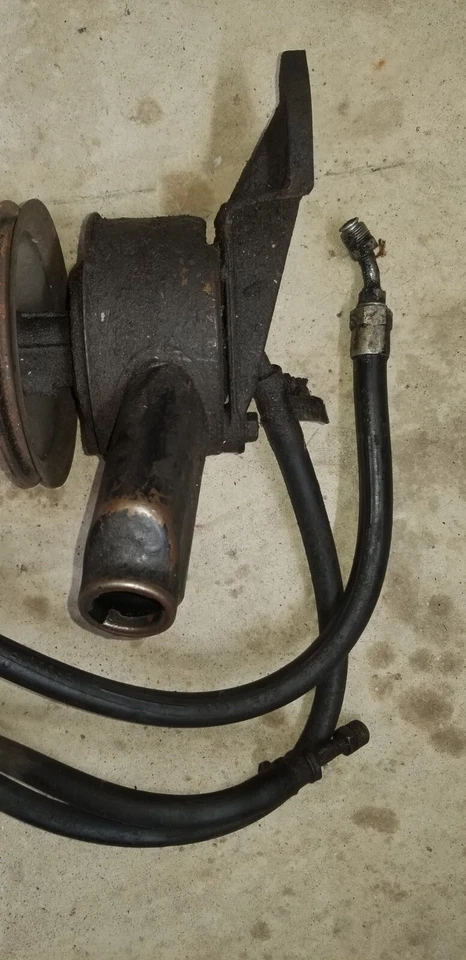 Cadillac Deville 1963-64 bomba de dirección asistida y soporte 390 429 enfriador limusina Foto 2 de 3